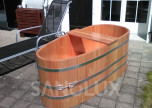 Holzwanne fuer den Aussenbereich geoelt